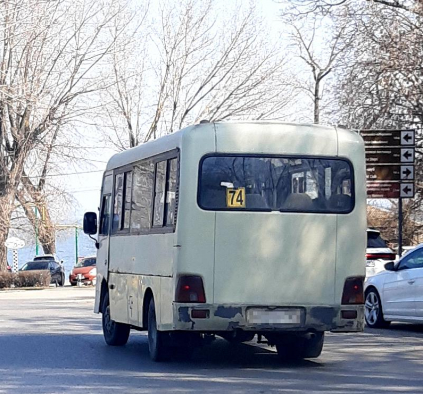 "Окна чуть не лопнули": таганроженка показала экстремальную поездку на маршрутке