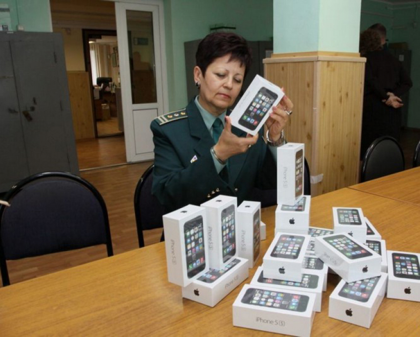 На Украинско-Таганрогской границе задержан микроавтобус с нелегальной техникой