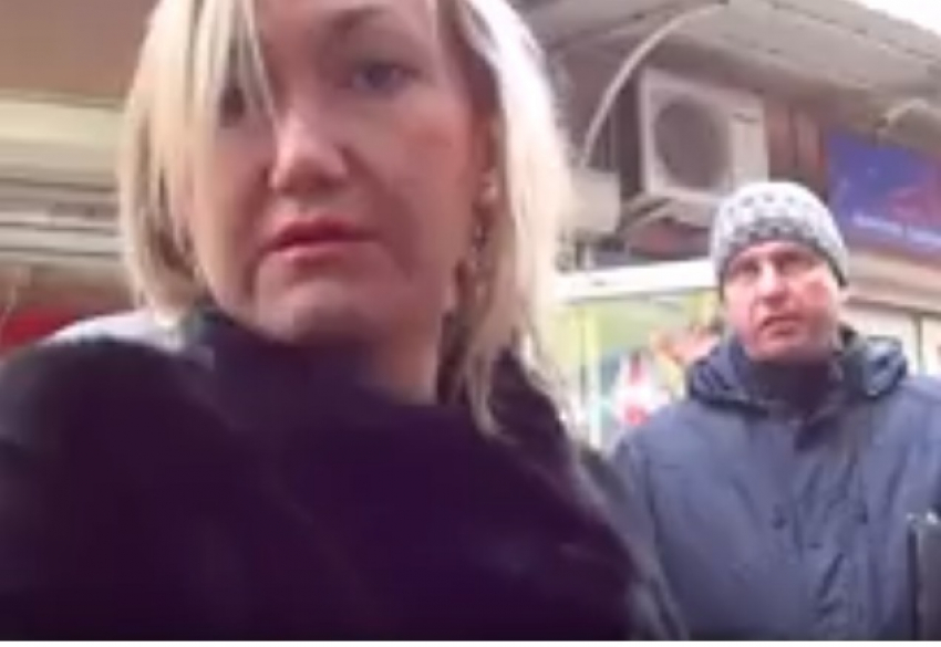 Таганрогскую чиновницу попавшую на камеру видеонаблюдения могут уволить