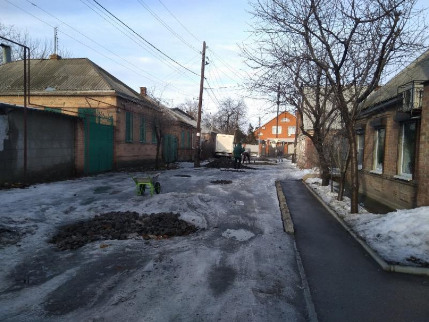 Не дождавшись милости властей, таганрожцы сами засыпали ямы