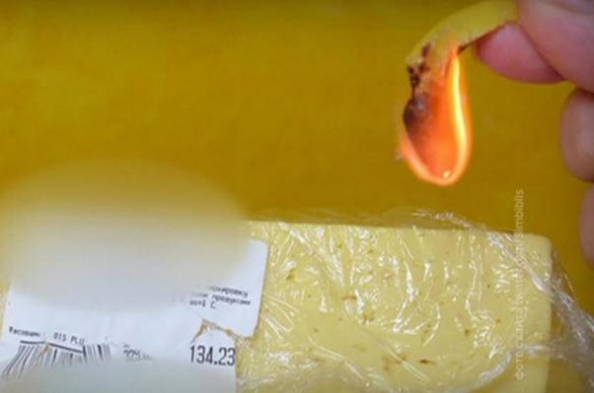 Жительница Таганрога провела над сыром “зажигательные» испытания