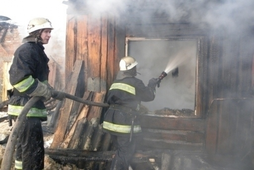 В Таганроге при пожаре в летней кухне пострадал мужчина