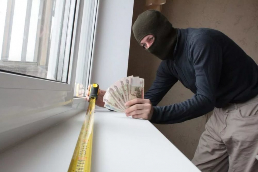 В Таганроге аферист брал деньги за установку несуществующих окон