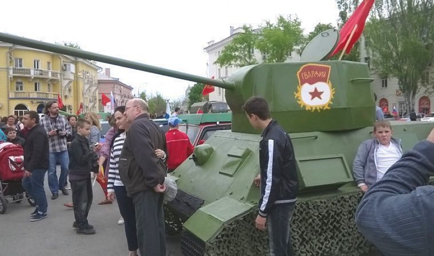  В Таганроге прошел смотр боевой техники, созданной руками умельцев