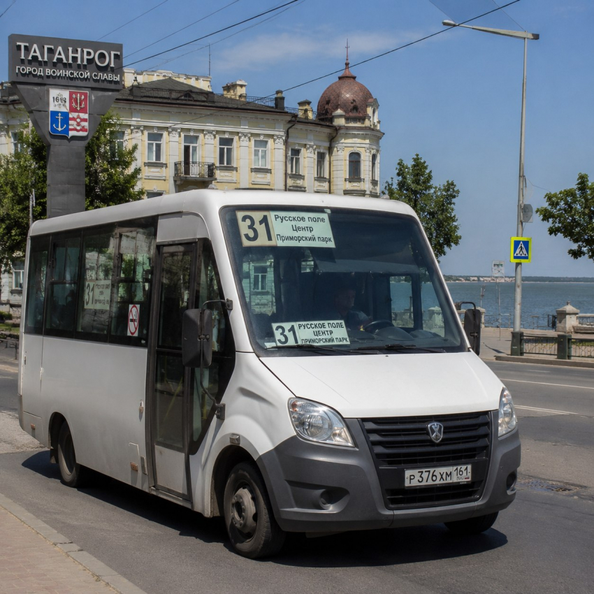 Спецоперация «Бензин»: таганрогские автобусы заправляют под конвоем ГАИ