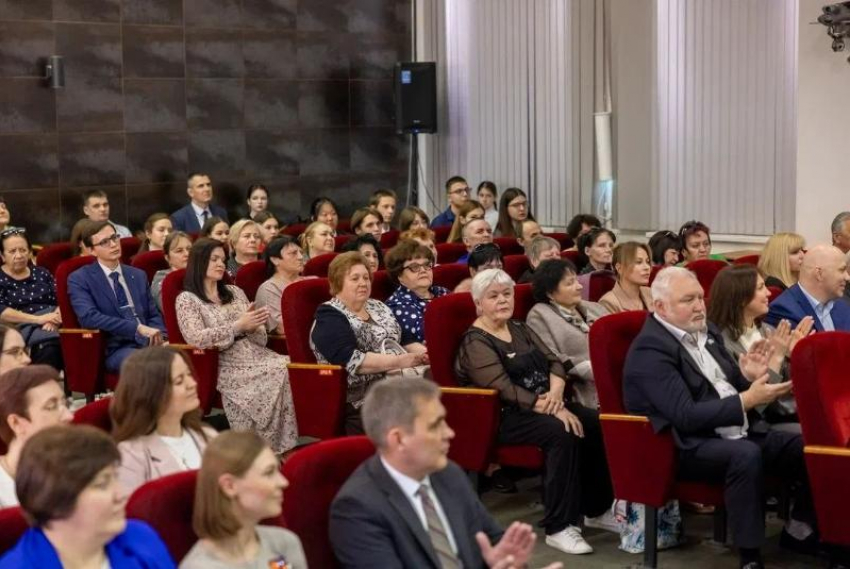 В Таганроге поздравили работников местного самоуправления
