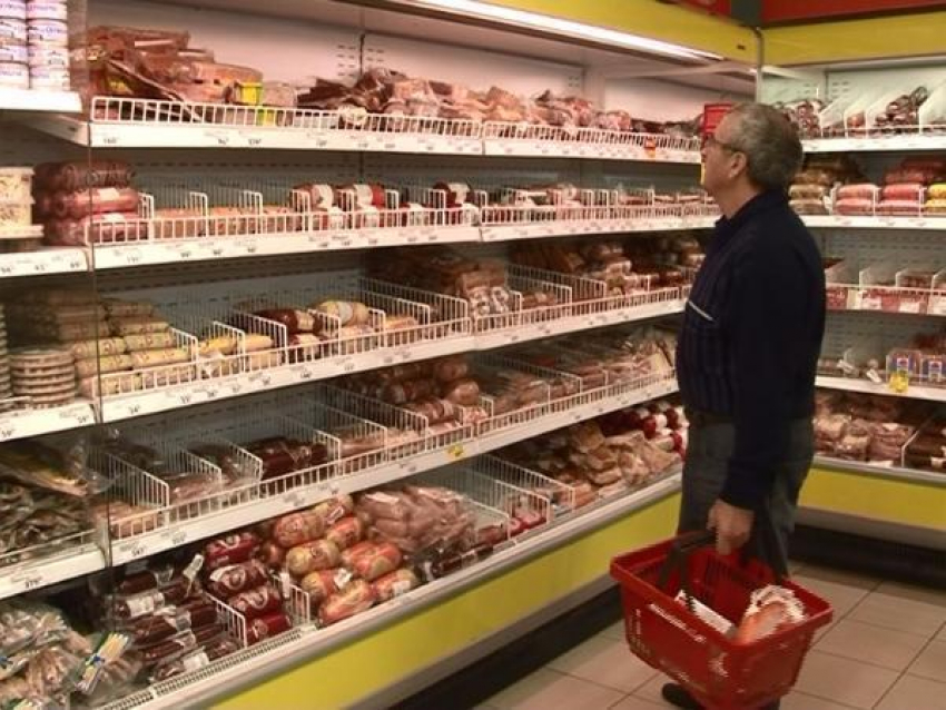 Магазины Таганрога заполнила сомнительная колбасная продукция