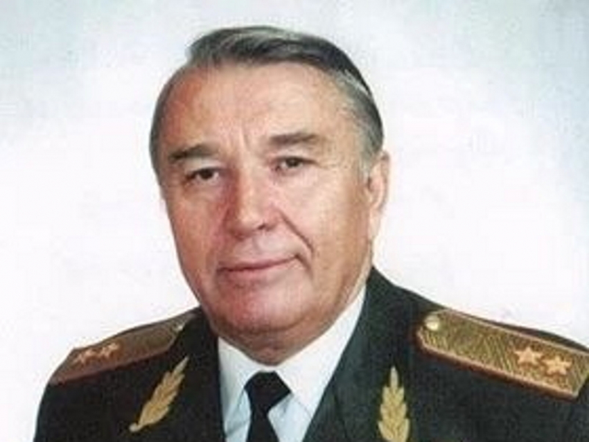 Таганрог поздравляет: наш земляк, Герой Советского Союза Владимир Неверов, отмечает 80-летие