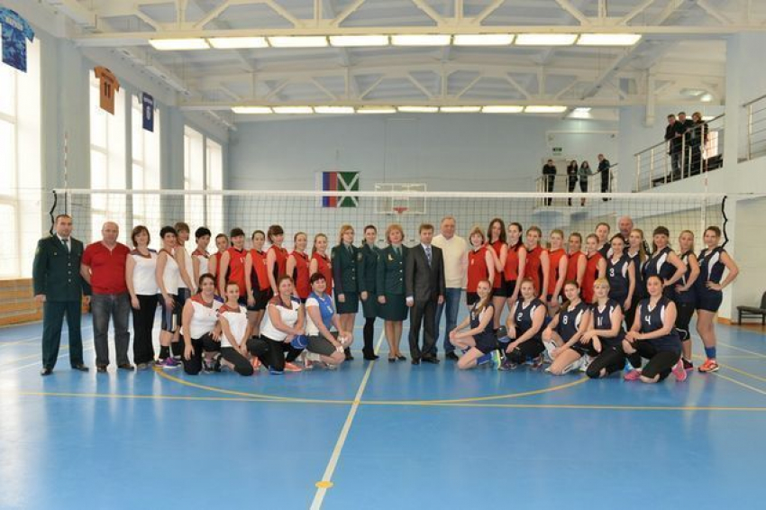В Таганроге прошли соревнования по волейболу среди женских  команд таможенного управления
