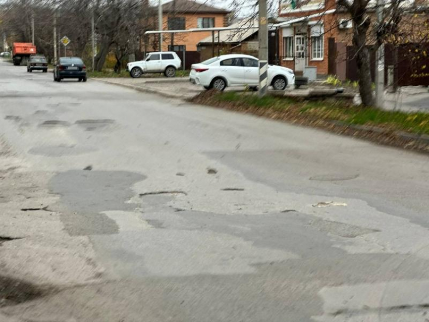 Как Мамай прошёл: ещё одну разбитую улицу в Таганроге обещали отремонтировать в 2026 году