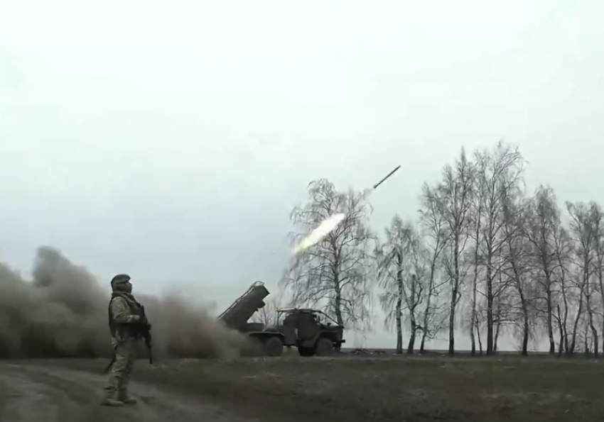 ВСУ атаковали Матвеево-Курганский район под Таганрогом - невзорвавшийся БПЛА на дороге и глава в командировке