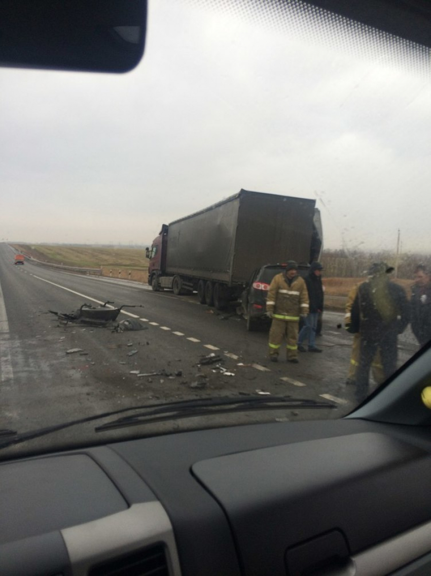  Под Таганрог из-за ДТП загорелся автомобиль