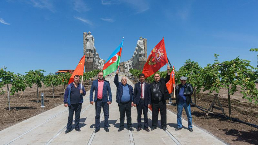 Таганрогскую азербайджанскую диаспору посетили гости из Оренбургской области 