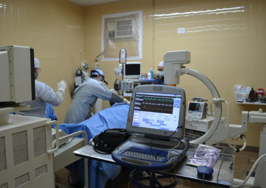 Ростовские врачи провели уникальную операцию при неоперабельном раке у пациентки из Таганрога