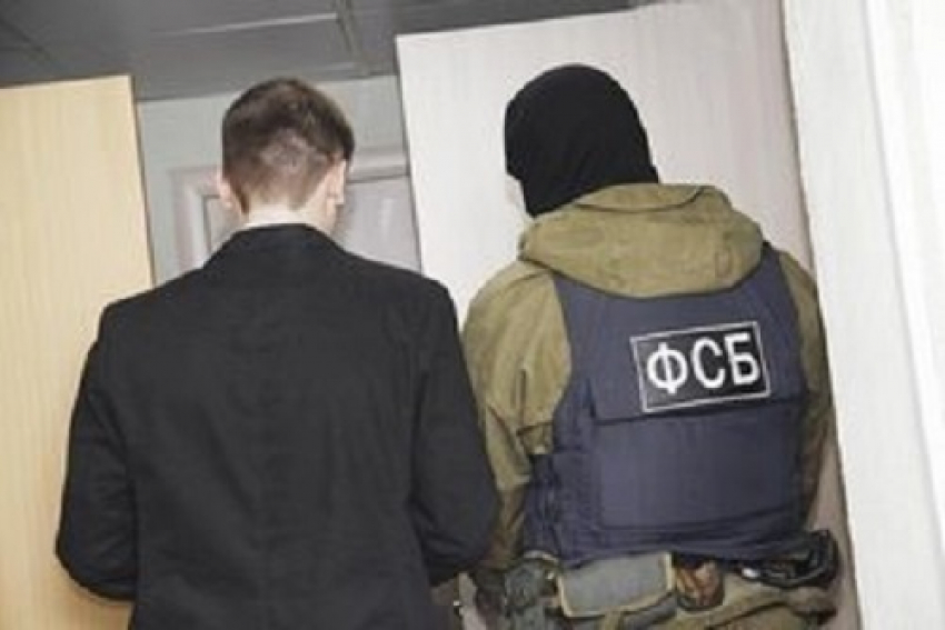 В Таганроге ФСБ и ОБЭП провели выемки документов из отделов городской администрации