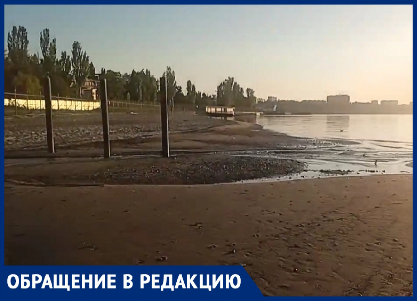 Плавать в какашках: в районе пляжа под Таганрогом сливают канализацию? Видео пузырящегося моря