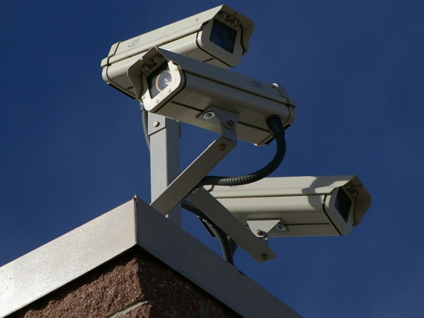 «Камеры муляжные»: таганрожцы подключились к дискуссии о случаях вандализма на остановках