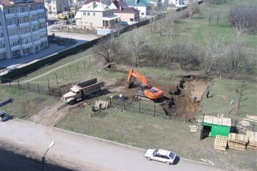 Застройщику парка имени 300-летия Таганрога запретили выезд из страны