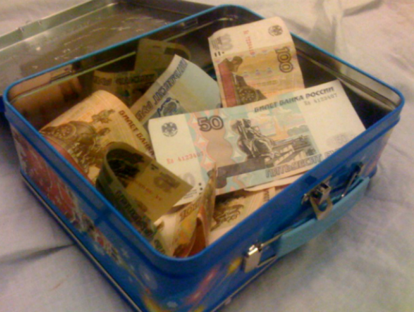 Коробку с деньгами нашел и украл вор-рецидевист у местной жительницы под Таганрогом