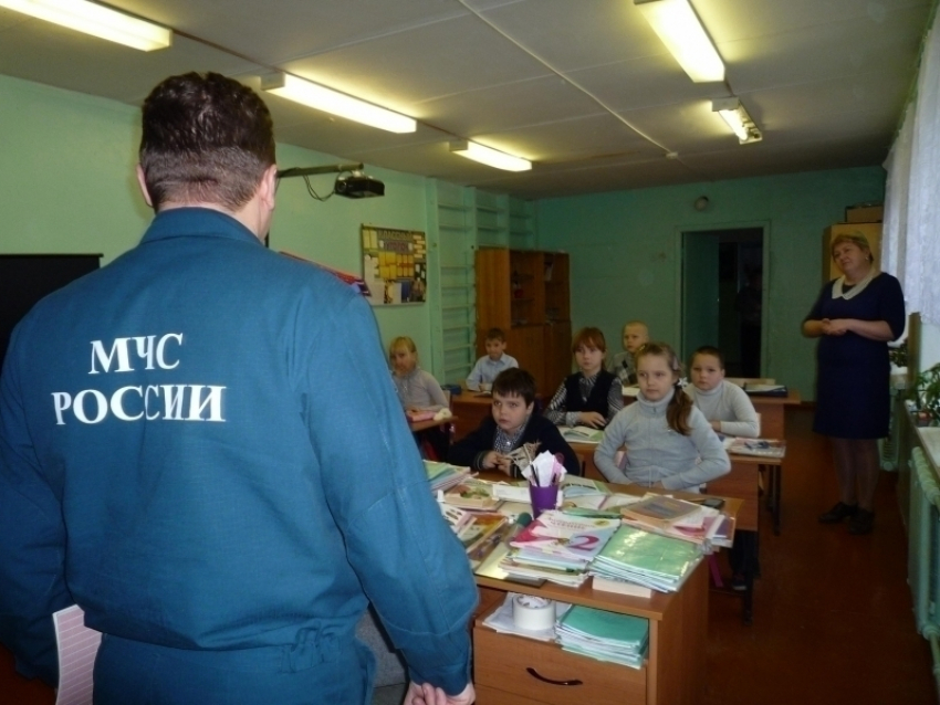 В Таганроге и области продолжаются открытые уроки по основам безопасности жизнедеятельности