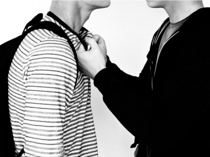 «Шум до поздней ночи»: жители Русского поля жалуются на пьяные дебоши у заведения на Шило