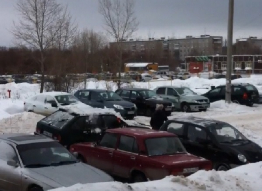 В Таганроге женщина-автолюбитель жестоко отомстила своему обидчику