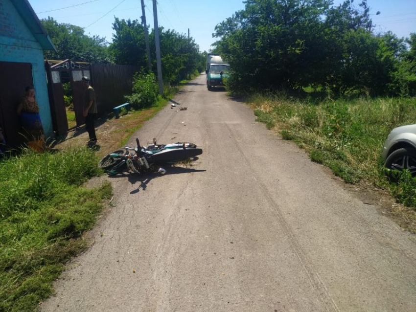 69-летний водитель «Лады Калины» сбил подростка на мотоцикле под Таганрогом