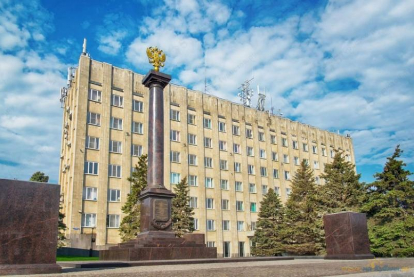 Чтобы научиться отвечать людям, таганрогских чиновников отправляют на специальные курсы