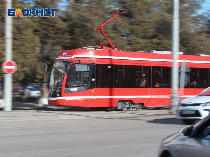 Кондиционеры в трамваях начали барахлить из-за экстремальной жары в Таганроге 