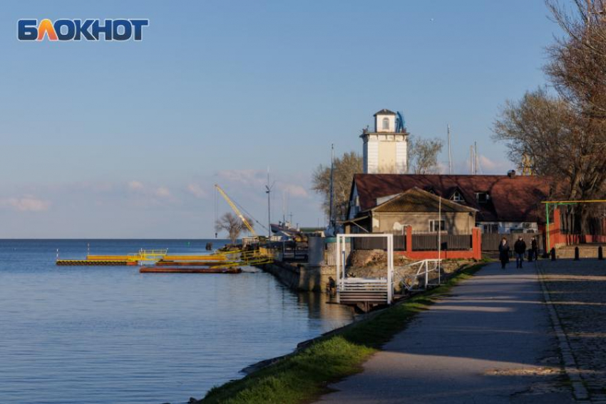 Дождем и ветром встречает таганрожцев новая рабочая неделя