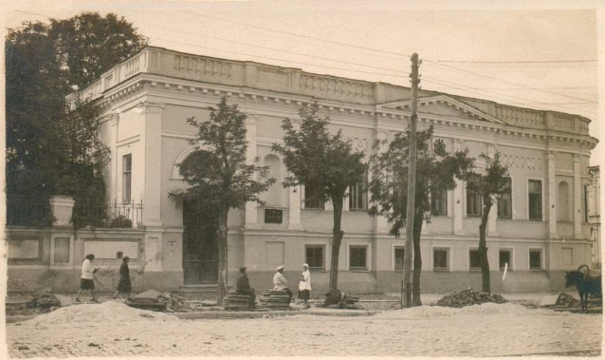 От усадьбы до техникума: таинственная история дома на Петровской