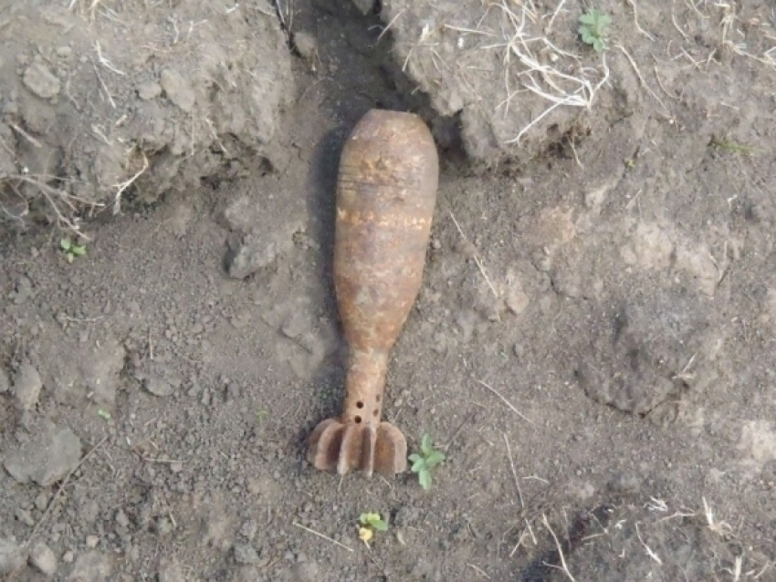Снаряд, найденный на территории завода в Таганроге, изъяли сапёры