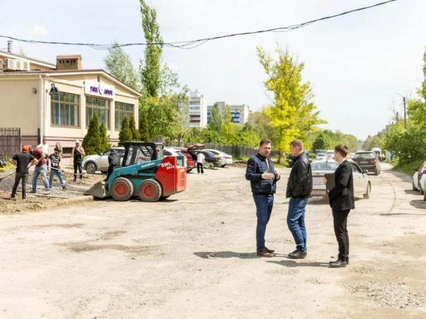 На следующей неделе около парка им. 300-летия Таганрога появится тротуар