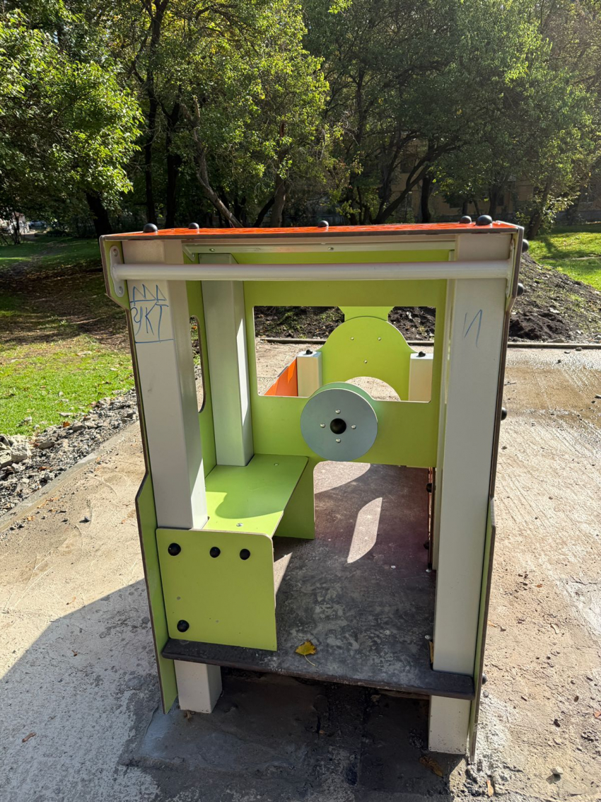 Детская площадка 18+ появилась в Таганроге