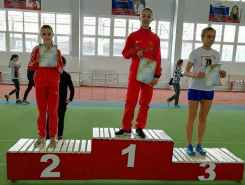Легкоатлеты из Таганрога  отличились в  Шахтах и привезли медали