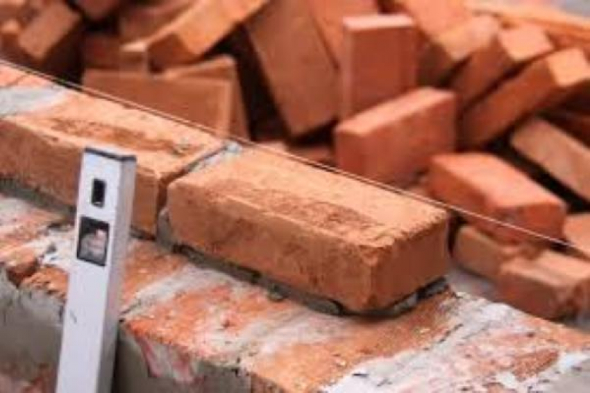 Две таганрогские строительные фирмы заплатили более миллиона рублей за срыв сроков