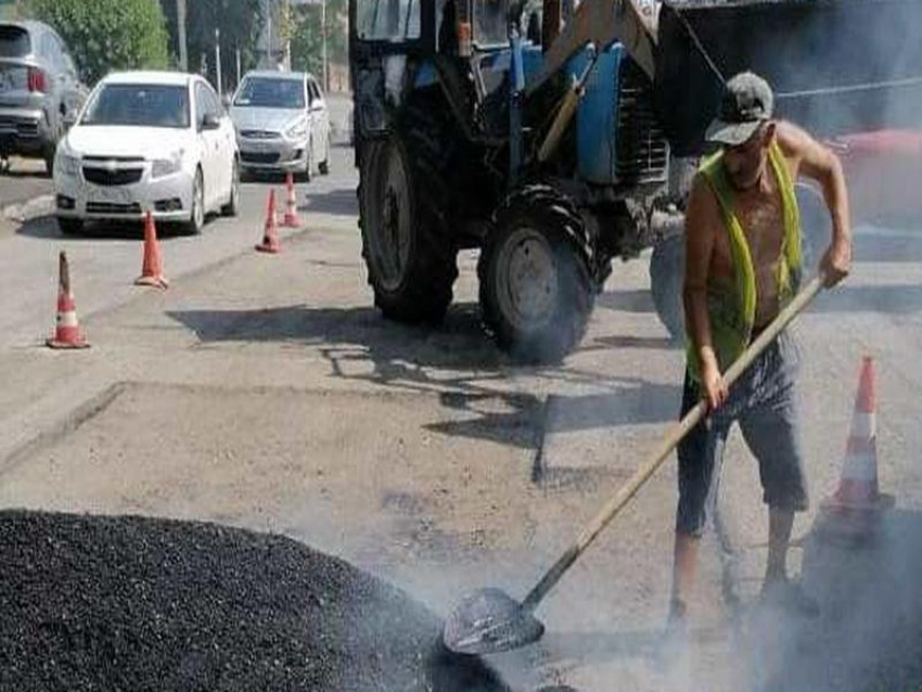 Плюс 500 квадратных метров: в Таганроге ремонтируют улицу Пархоменко