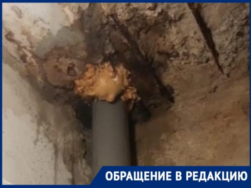 Жильцы с ул. Л. Чайкиной добиваются ремонта кровли, которая безбожно течет при малейшем дожде 