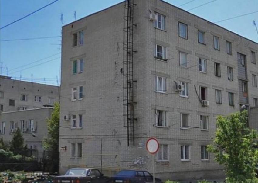 Администрация Таганрога не может выкупить аварийную общагу из-за арестов на комнатах