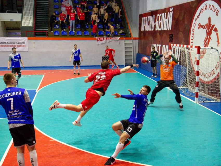 Родные стены помогли таганрогским гандболистам на Чемпионате России по гандболу