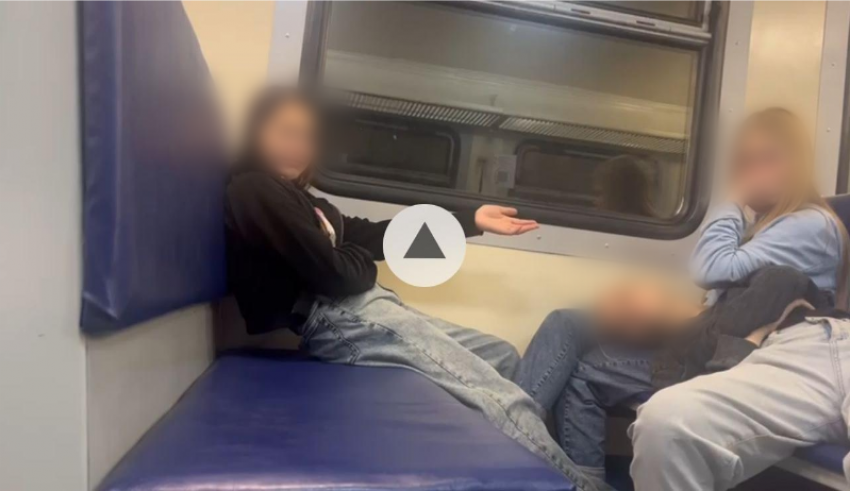 Подростки-хамы терроризируют пассажиров электрички Ростов-Таганрог: таганрожцы требуют принять меры