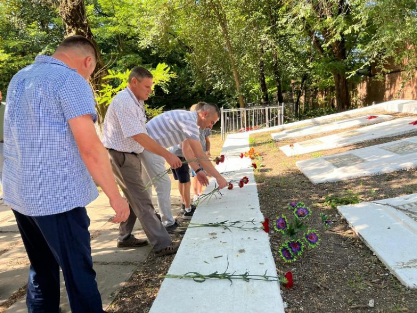 Сотрудники МУП «Управление «Водоканал» почтили память погибших во время войны