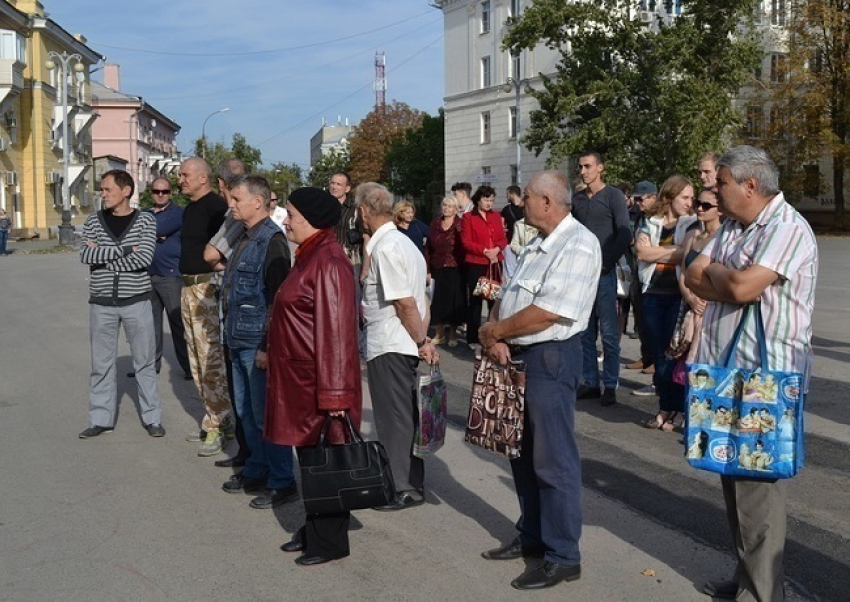 В Таганроге прошел античиновничий митинг