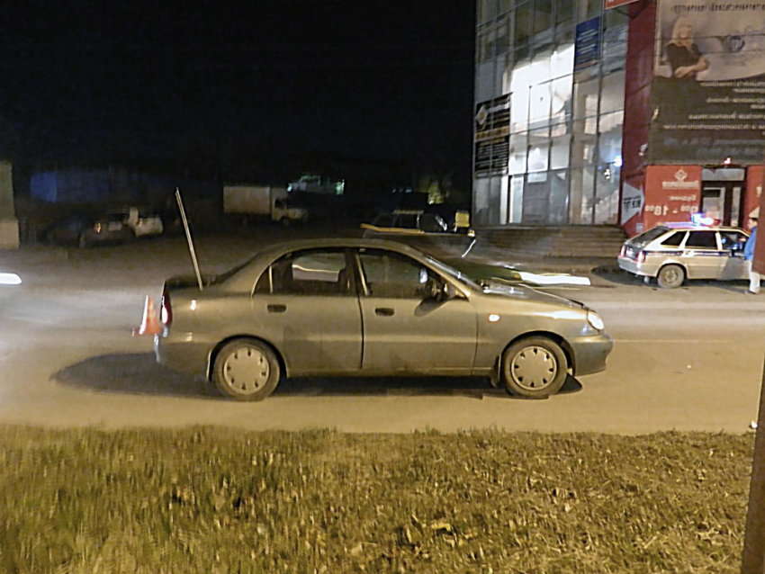 В Таганроге иномарка сбила пенсионерку, переходившую дорогу в неположенном месте 
