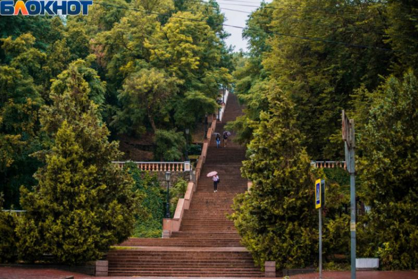 В Таганроге продолжается благоустройство городских территорий