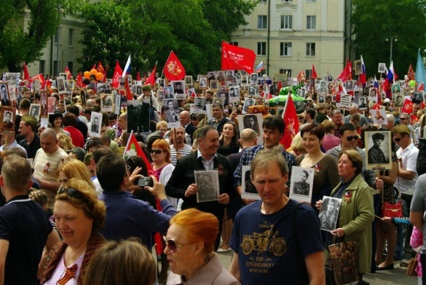 Шествие «Бессмертного полка» перенесут на осень?