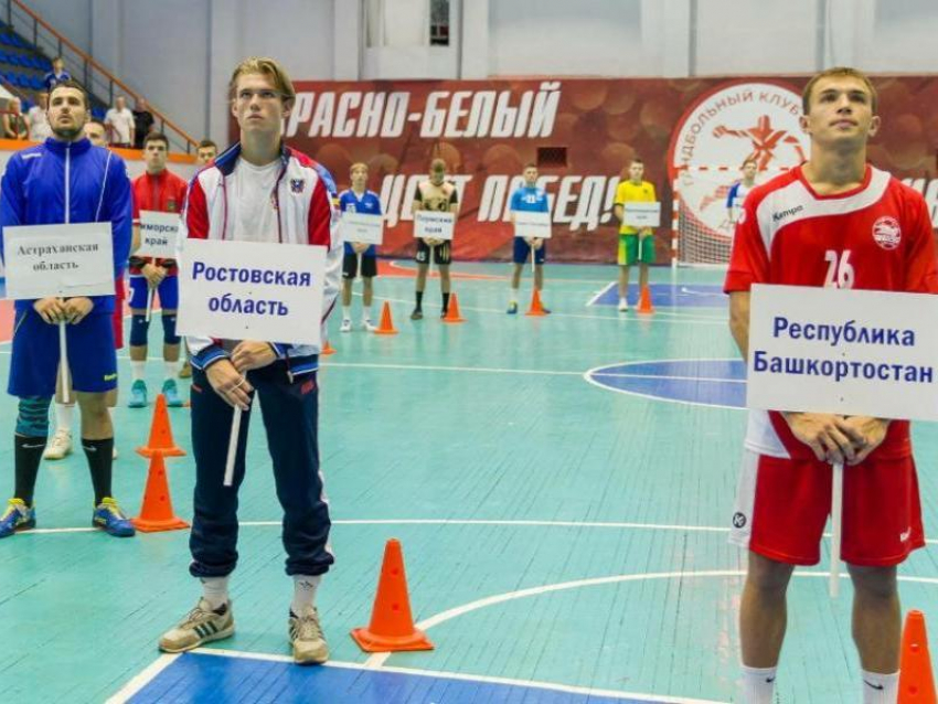 «Словом, мы все больны гандболом!»: в Таганроге проходит гандбольный турнир Спартакиады молодёжи России