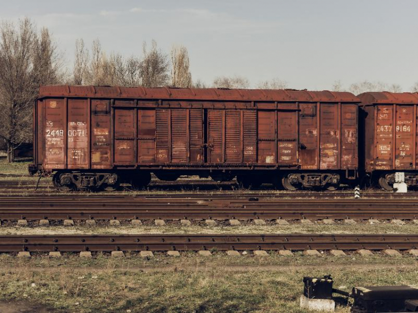 18-летнюю девушку сбил поезд под Таганрогом