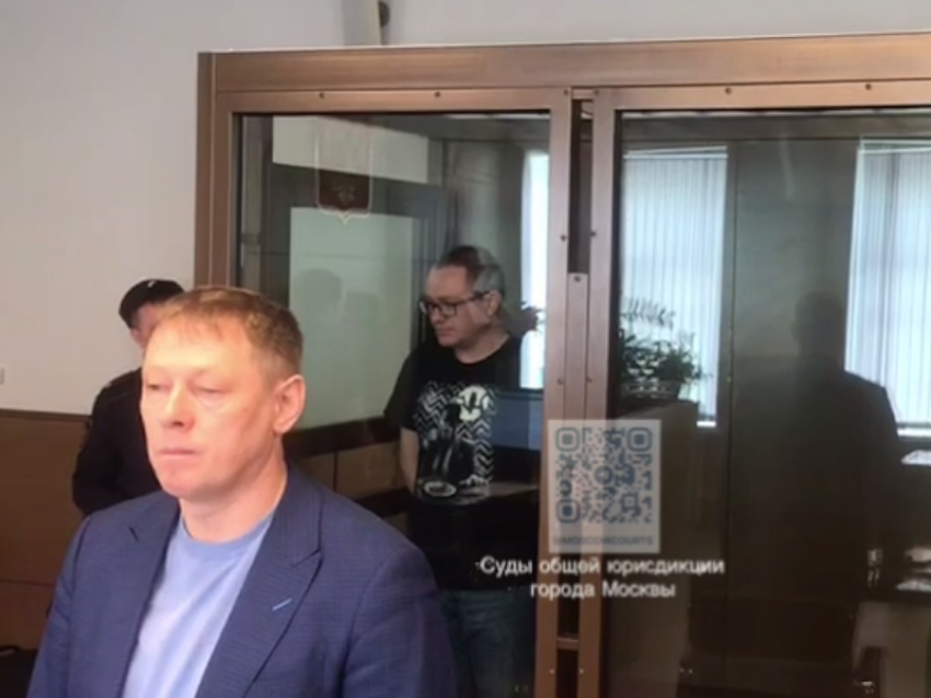 Блогера, оскорбившего военных, заключили под стражу 