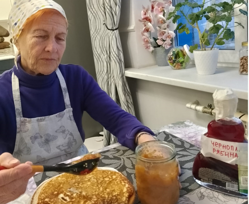 Встречаем Масленицу: таганрожцам рекомендуют угощать блинами нищих